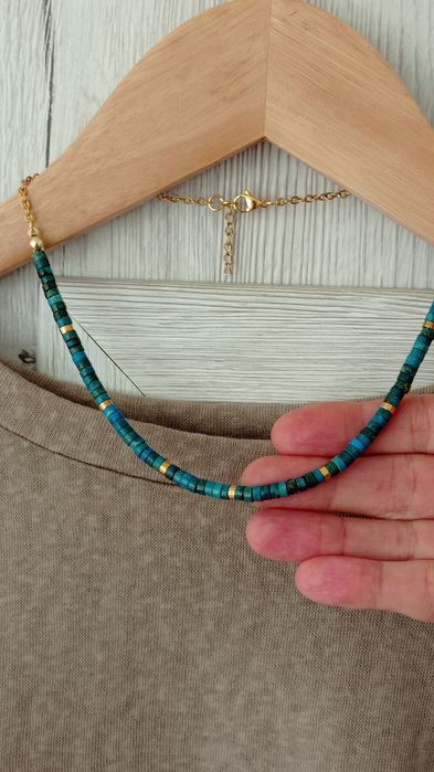 Nowy naszyjnik choker z kamieni naturalnych na złotym łańcuszku