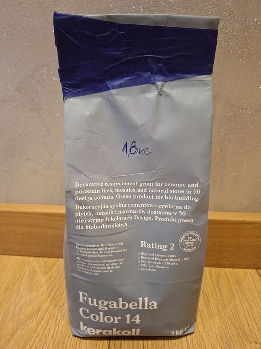 Fuga Kerakoll 05 szary. 14 gołębi 1,8 kg 30 brąz 2,6kg. 34 brąz 2,4kg