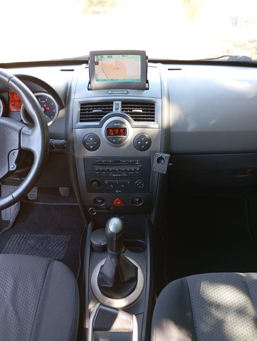Mégane Breack LUXE PRIVILÉGE -155.000km - faróis Xenon- GPS - Cruise Control - Isofix - 1.5 DCi - 105 CV- IUC 23€/Ano - 5,4lt urbano