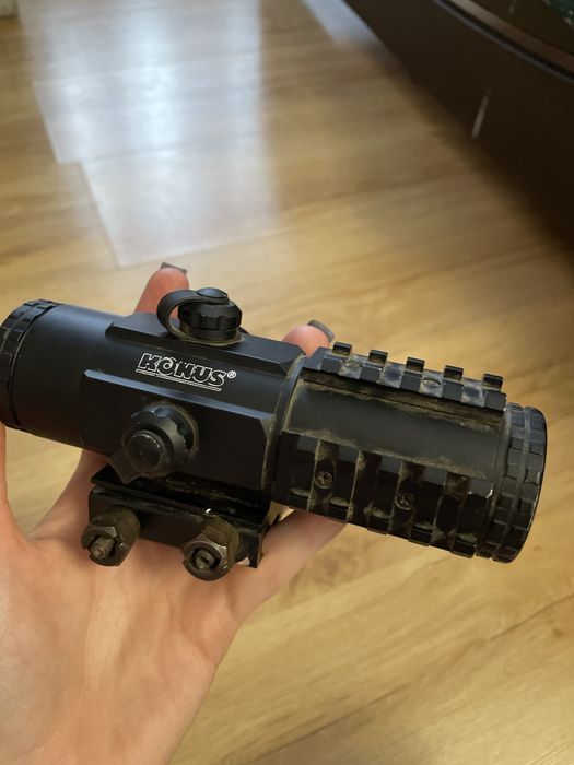 Оптичний приціл KONUS з кріпленням