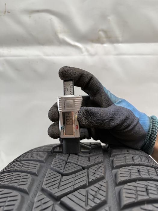 235/55/19 Pirelli Scorpion Winter MOE 101H