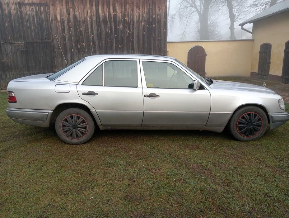 Mercedes Benz E124