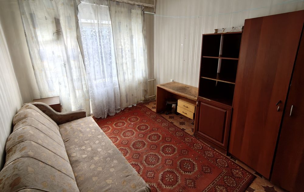Продам кімнату в гуртожитку, центр міста, власник
