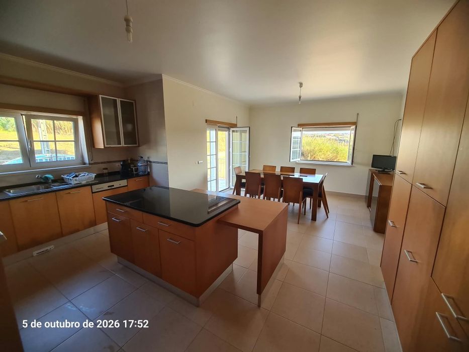 Moradia T4 com vista para o mar - Spacious 4-Bedroom House with Sea Views