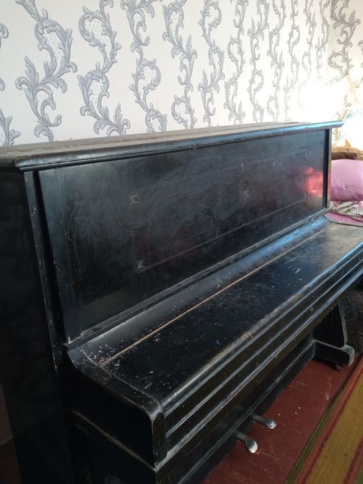 Віддам піаніно, самовивіз