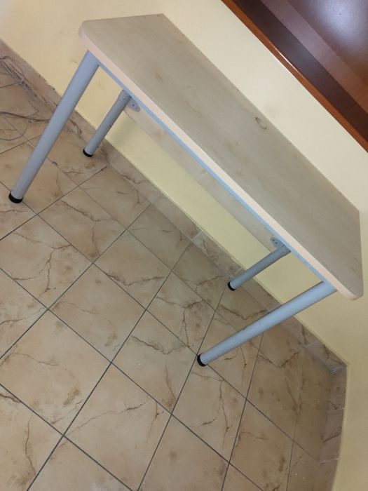 Solidne biurko stół