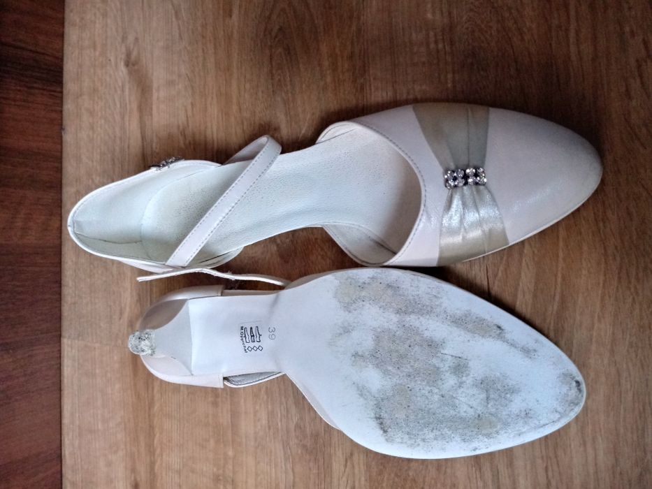 Buty ślubne ecru