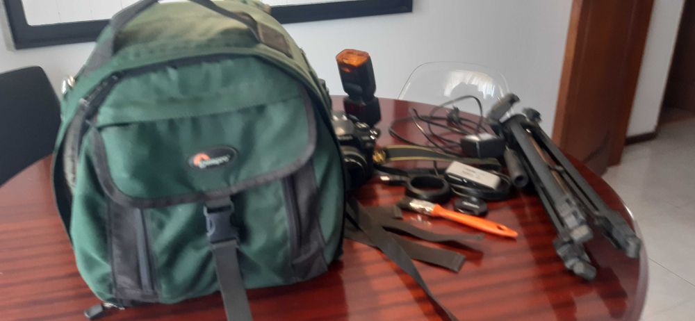 Mochila Lowepro Micro Trekker 200