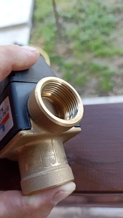 Триходовий термостатичний кран