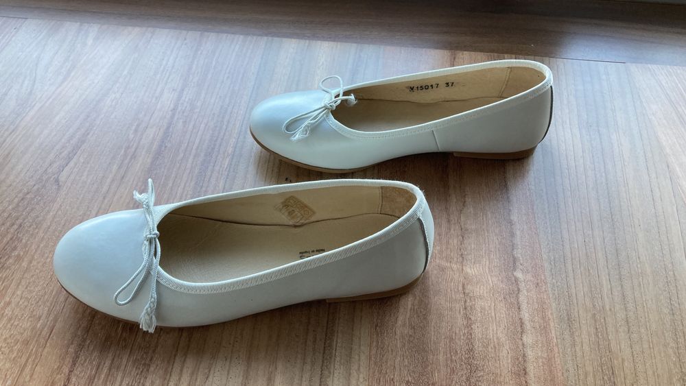 Sabrinas de cerimónia cor pérola Pisamonas tamanho 37