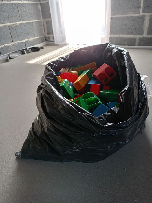 Klocki duże pół wora.