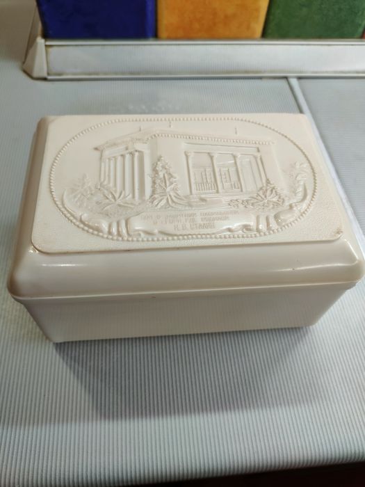 Коробка карболитовая раритетная