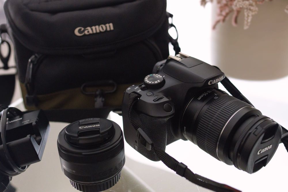 Canon 1300D + 18-55mm + 50mm 1.8 + Bolsa