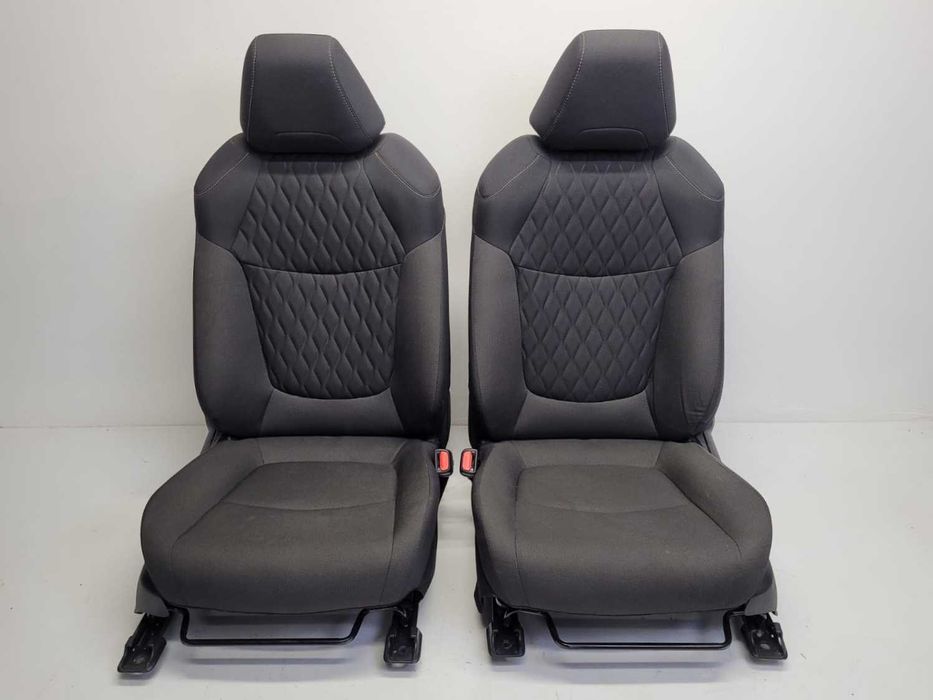 Fotel przedni lewy prawy Corolla E21 2019r-2022r