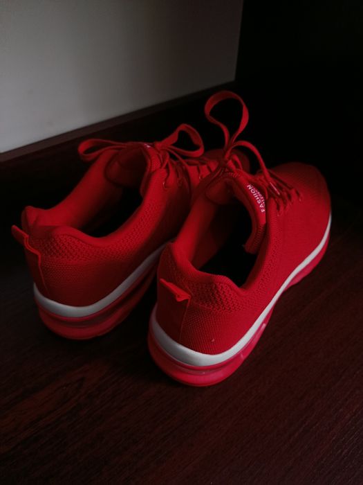 Чоловічі кросівки