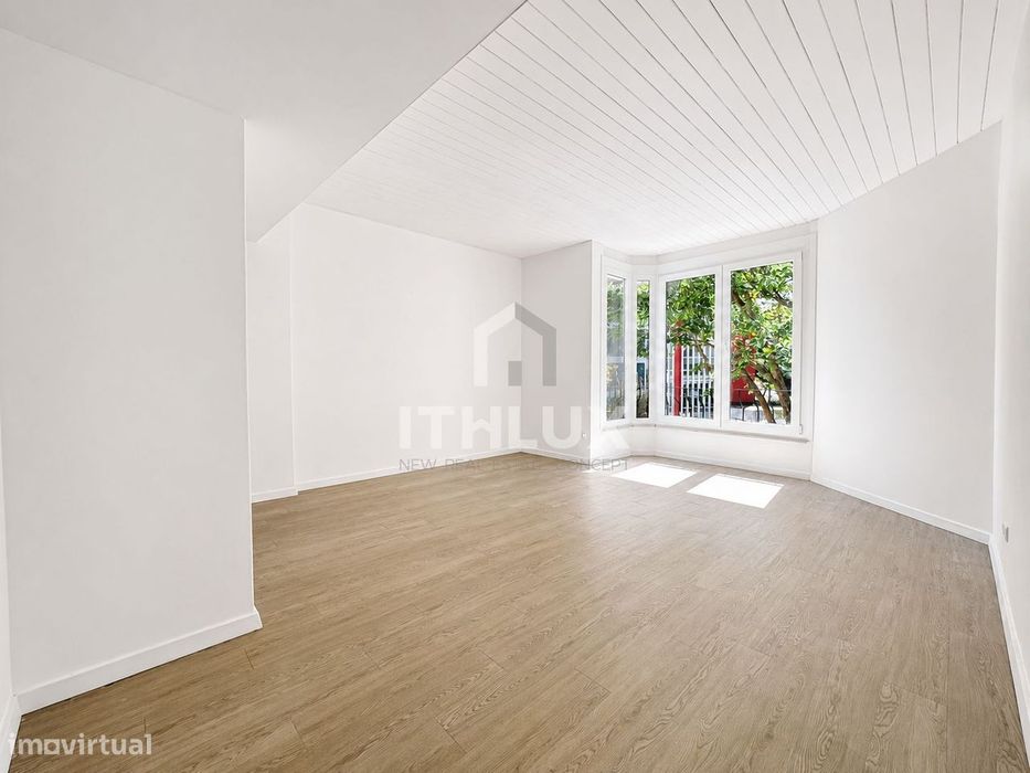T2 na Av. de Biarritz, Monte Estoril – junto à praia