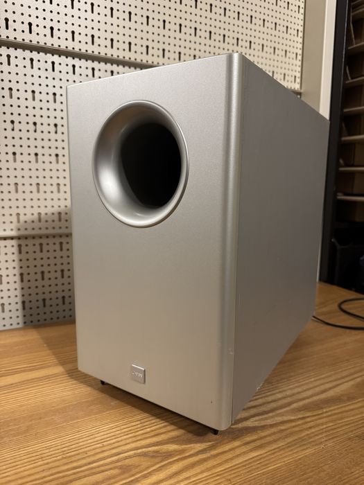 Aktywny subwoofer Canton CD 1 SC do kina domowego. Moc 100 W