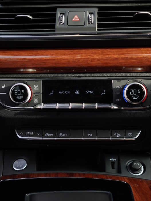 Audi Q5 2023 рік 2.0 tfsi MHEV