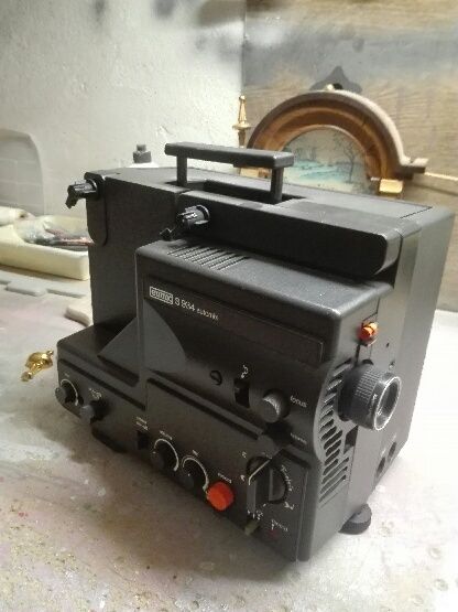 Dwa projektory super 8