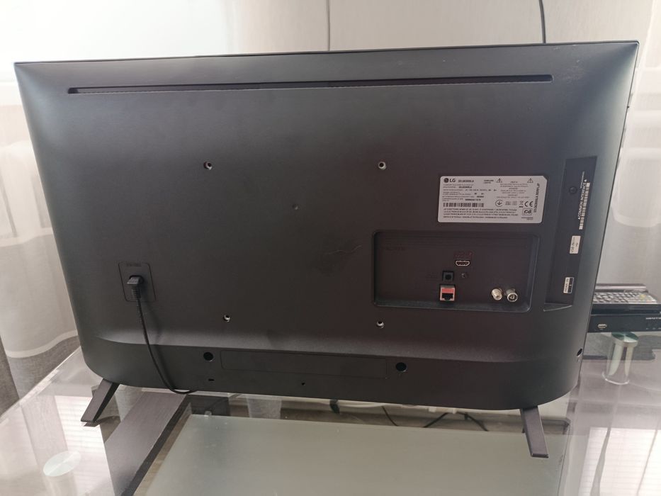 Телевізор LG 32LQ63006LA на запчастини/під ремонт (тріснута матриця)