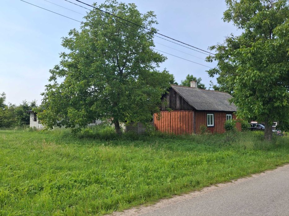 Sprzedam gospodarstwo 1, 65 ha, dom drewniany, stodola