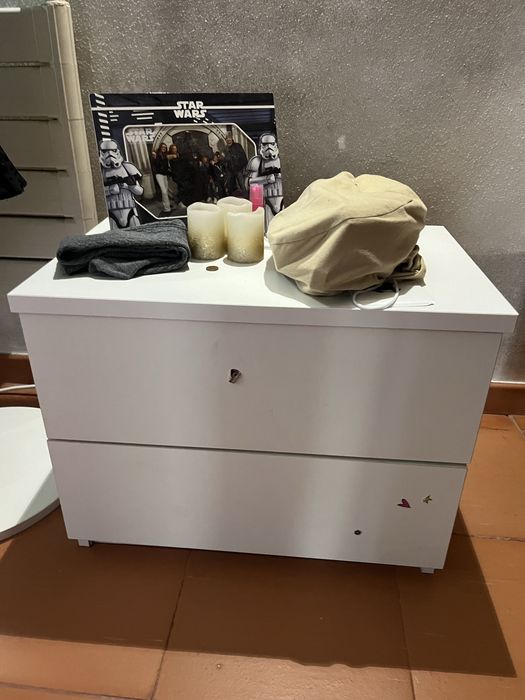 Beliche, armario secretária, mesa de cabeceira e bengalau