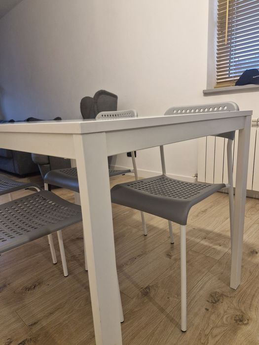 Stół rozkładany z krzesłami IKEA