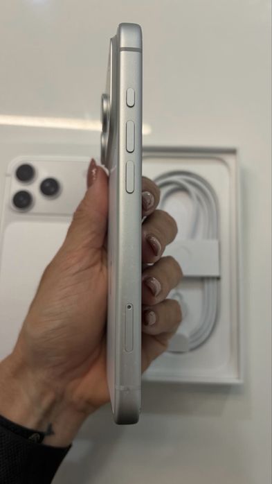 Iphone 17 Pro - 256 Gb - com garantia ate 27/10 - SOMENTE VENDA