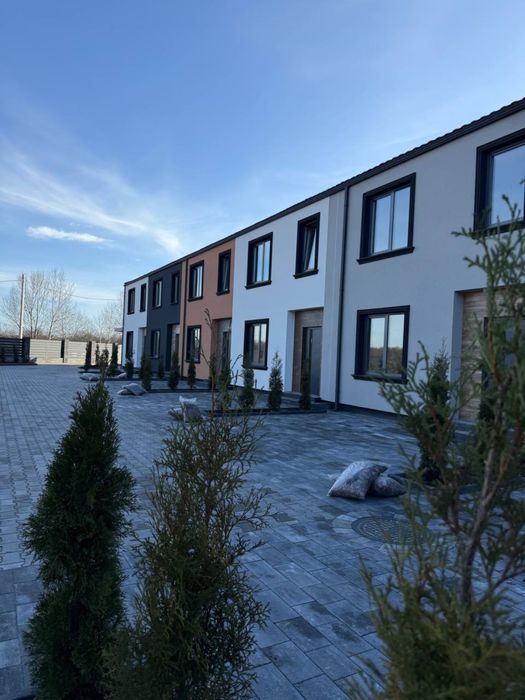 Кутовий готовий  таун  Ворзель