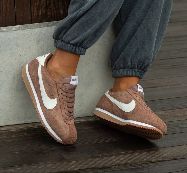 Жіночі кросівки Nike Cortez Light Brown