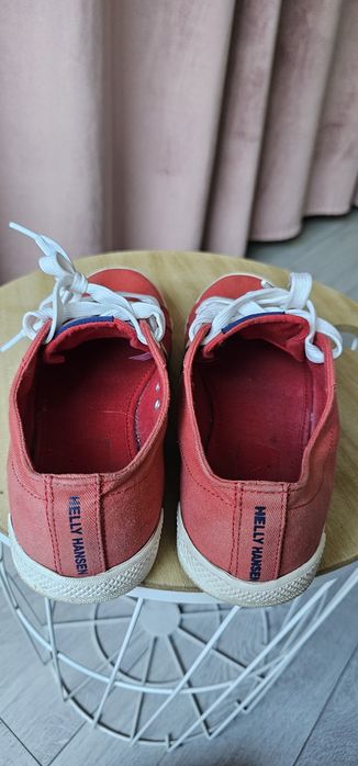 Helly Hansen trampki czerwone rozmiar 40,5 wkładka 25,5cm używane