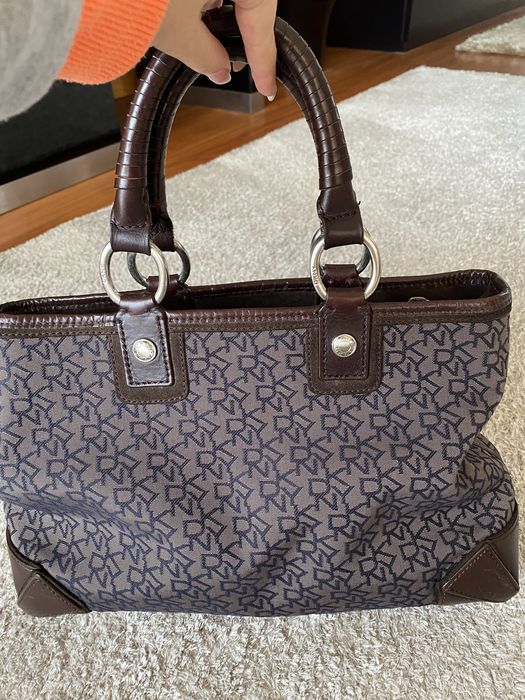 Carteira Castanha DKNY