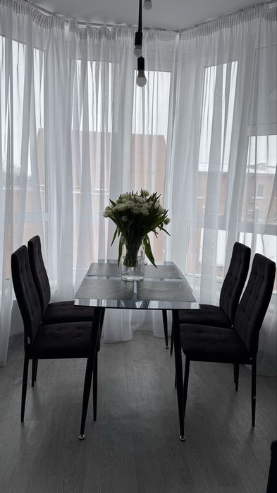 Стілець чорний велюр ( стільці комплектом)