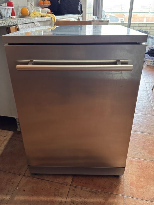 Maquina lavar loica Hoover avariada