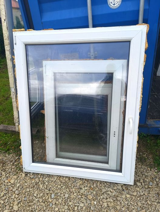 Okno 117x144 orzech plastikowe rozwierno uchylne