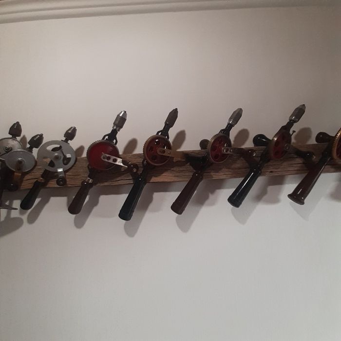 Дрелка дрель ручна .