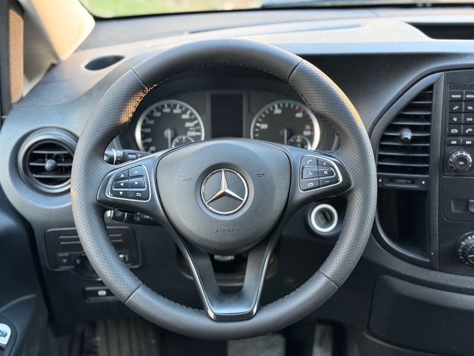 WYNAJEM Busa mini busa Mercedes Vito Tourer 9 osób Long 2.2 BiTurbo 7G