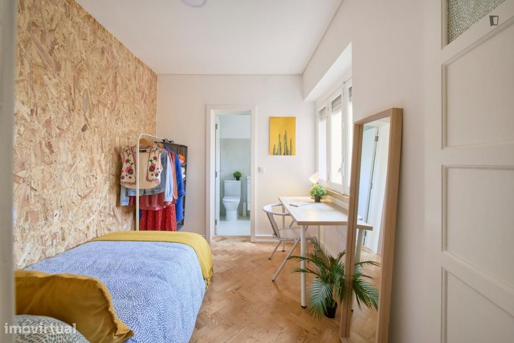 Quarto - localizado em Roma-Areeiro Lisbon