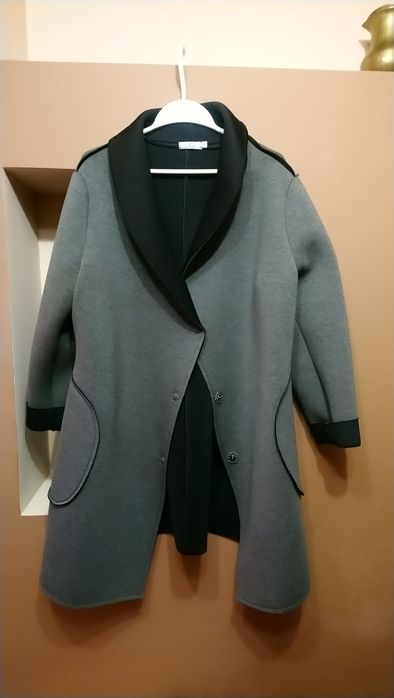 Lekki szary płaszczyk