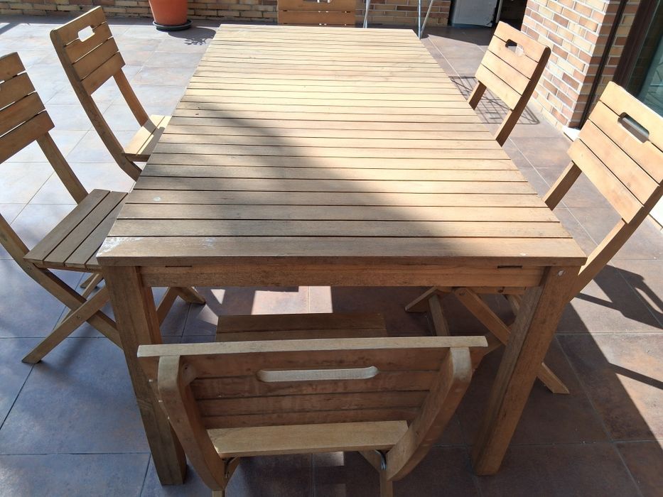 Mesa extendivel e cadeiras