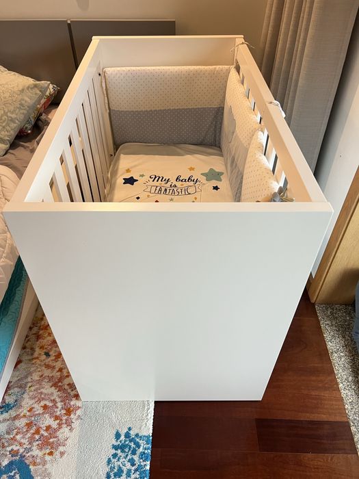 Cama de bebé + extras