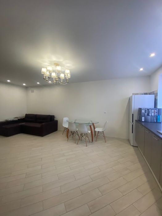 Довгострокова оренда таунхаусу. КМ Паларіс