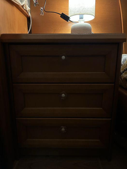 Cama de Solteiro + Colchão + Mesa de Cabeceira