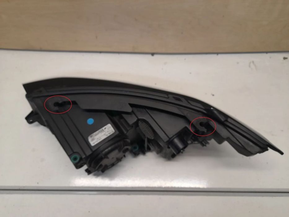 Lampa prawa przód przednia halogen RANGE ROVER EVOQUE GJ32-13W029-BA