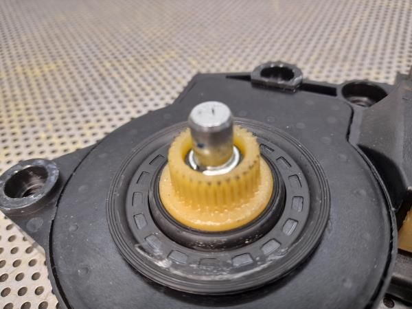 Motor vidro trás esquerdo HYUNDAI i30 (FD)