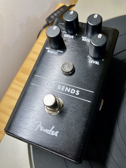 Pedais Fender, Mooer…