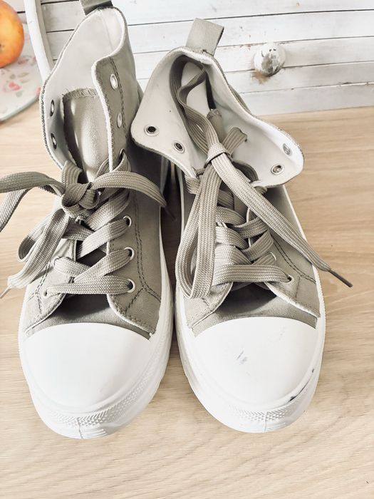 Snakersy khaki nowe 38