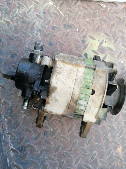 Alternador com avaria  para peças ou reparação