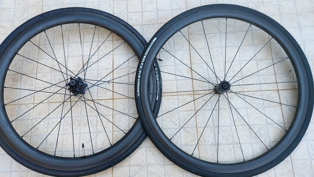 Rodas Zipp em carbono