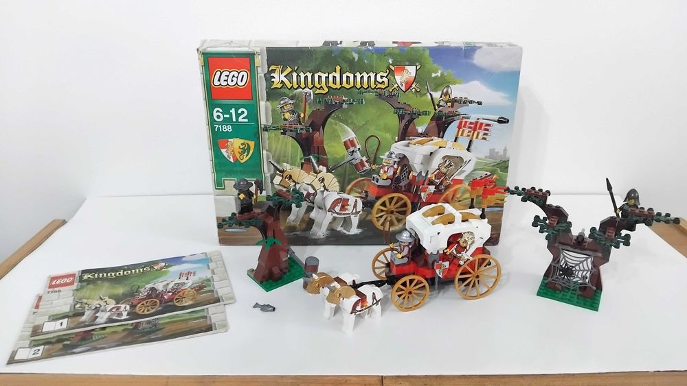 LEGO Castle Kingdoms 7188 King's Carriage Ambush